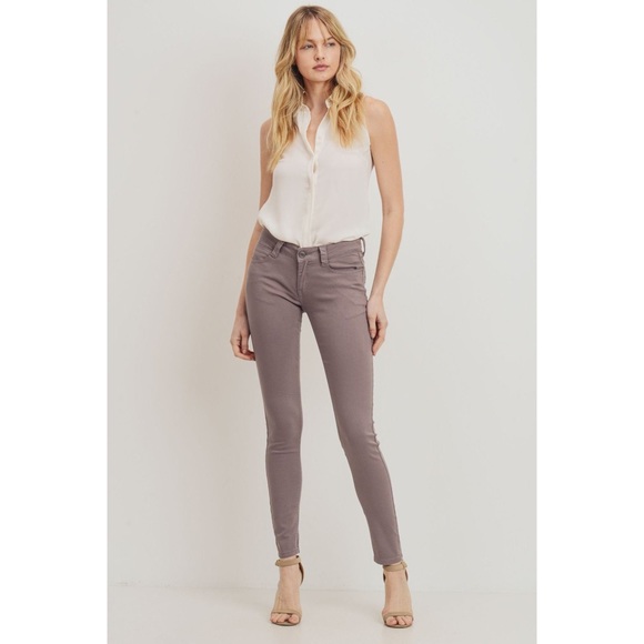 🚨 S A L E 🚨Taupe skinny stretch jeans - Picture 1 of 1